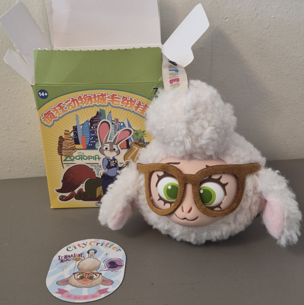 Disney Zootopia Deputy Mayor Pendant